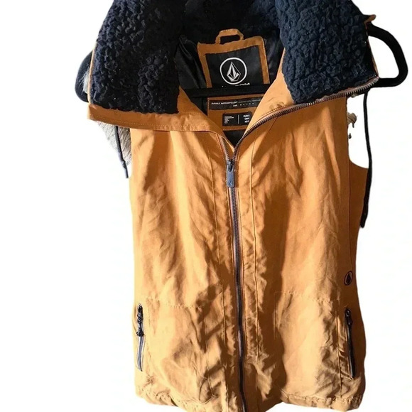Women’s Volcom Longhorn brown Vest size small. Detachable fur trimmed hood VGUC - Picture 4 of 15